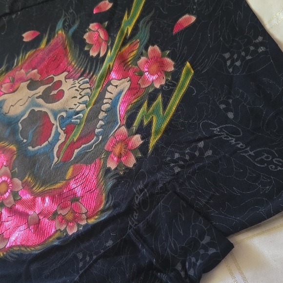 Ed Hardy Black and Pink Skull Long Sleeve Tee - Picture 12 of 15